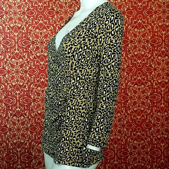 New BANANA REPUBLIC knit faux wrap blouse M 💥🕚 - Picture 5 of 8